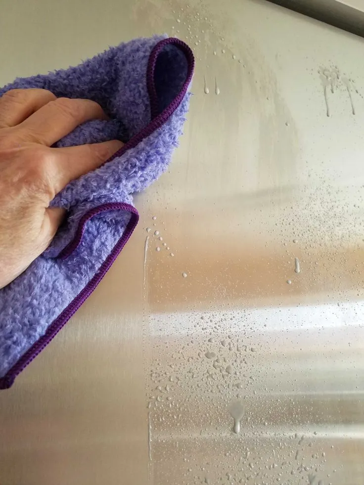 چه چیزی استیل را تمیز میکند