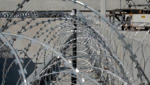 سیم خاردار حلقوی؛ ویژگی‌ها و کاربردها